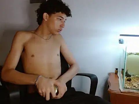 Snapshot of Xtremeplay_18 chatting on September 25, 2025, 9:29 pm Xtremeplay 18 online show from September 25, 2025, 9:29 pm