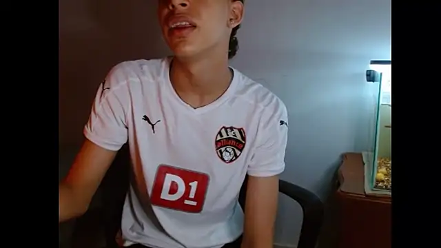 Snapshot of Xtremeplay_18 chatting on October 9, 2025, 10:30 pm Xtremeplay 18 online show from October 9, 2025, 10:30 pm