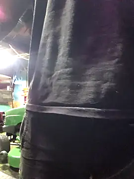 twistafatpipe online show from October 6, 2025, 11:07 am