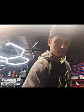 twistafatpipe online show from April 12, 2026, 9:47 am