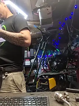 twistafatpipe online show from April 14, 2026, 10:05 pm