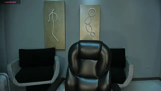 NataliaGaret online show from November 18, 2025, 3:12 am