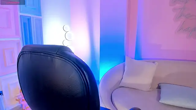 AyshelBrown online show from October 1, 2025, 3:45 am