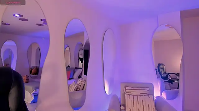 AyshelBrown online show from October 17, 2025, 4:37 am