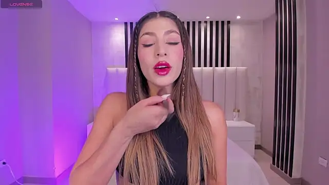 MaddisonTaylor1 online show from September 16, 2025, 8:21 pm