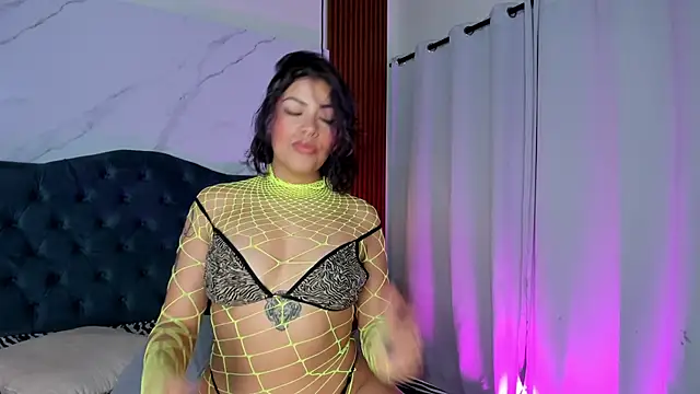 sara zc online show from October 28, 2025, 11:47 am