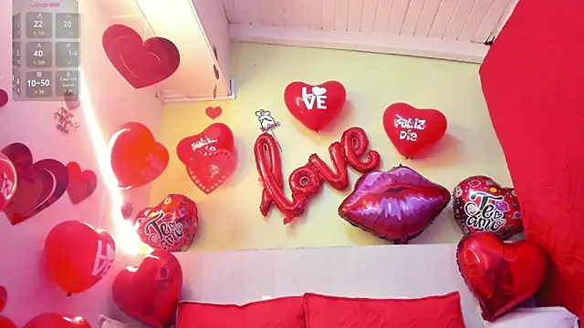 AtheneaArbelaez  online show from September 22, 2025, 12:51 pm