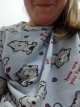 Kiss Eva online show from February 10, 2026, 5:17 pm