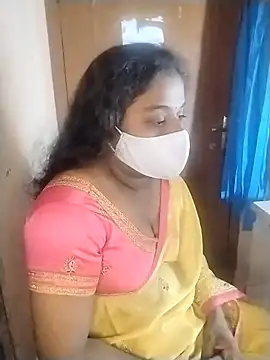 Snapshot of Megha_21 chatting on October 13, 2025, 5:13 pm Megha 21 online show from October 13, 2025, 5:13 pm