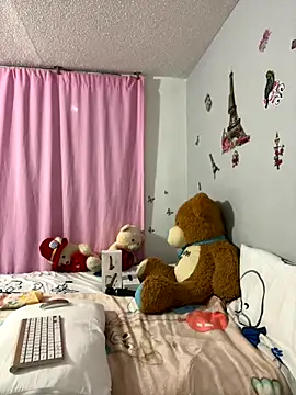 naomirouse  online show from October 3, 2025, 4:42 am