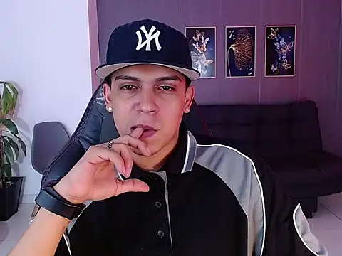 david santos16 online show from September 16, 2025, 2:01 am