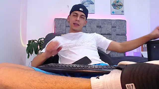 david santos16 online show from November 6, 2025, 1:06 am