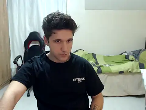 2handsomemann online show from September 16, 2025, 7:37 pm