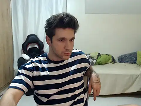 2handsomemann online show from September 26, 2025, 9:08 pm