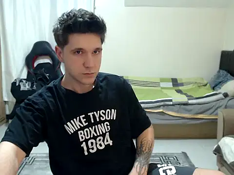 2handsomemann online show from February 4, 2026, 6:03 pm