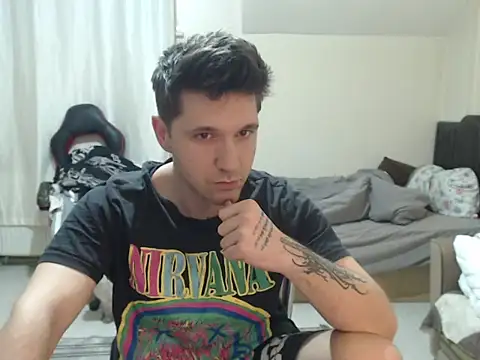 2handsomemann online show from April 8, 2026, 7:14 pm