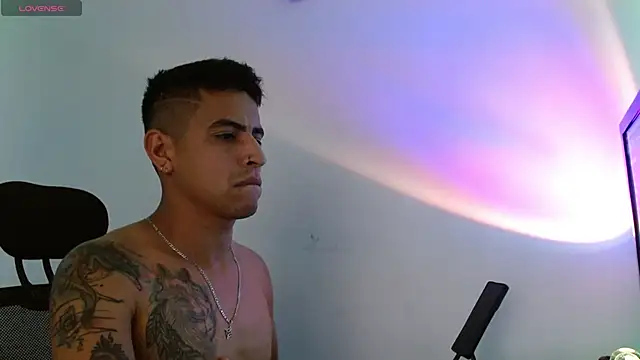 Juann-cock online show from April 4, 2026, 6:49 pm