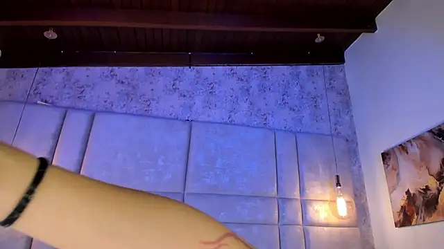 Mily Vermont online show from January 10, 2026, 7:59 pm