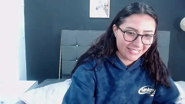 nicolee 8 online show from September 27, 2025, 11:15 am