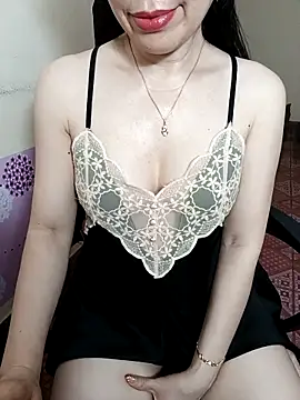 Moona heny online show from April 16, 2026, 12:17 pm