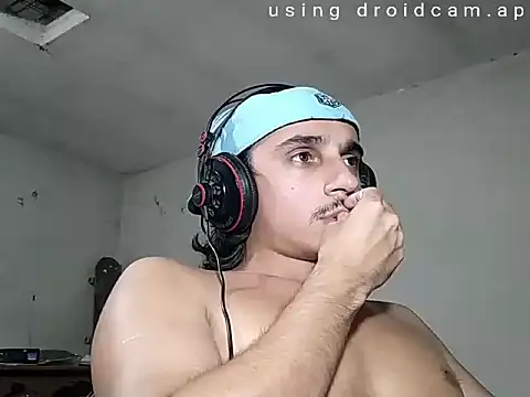 Snapshot of papito20cm chatting on January 12, 2026, 12:27 am papito20cm online show from January 12, 2026, 12:27 am