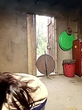 quynhkoolbae online show from December 18, 2025, 11:44 pm