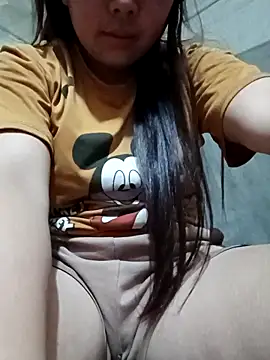 quynhkoolbae online show from April 19, 2026, 12:54 am