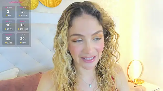 Velora   online show from December 21, 2025, 3:35 am