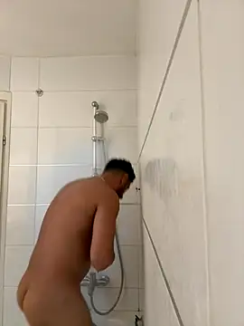 husbandandwifetobe online show from November 28, 2025, 1:03 pm