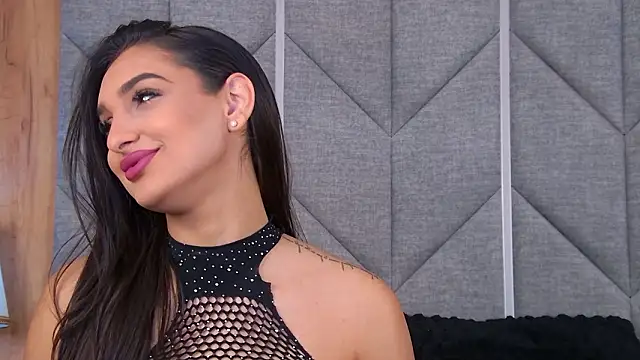 Kimberlymav online show from February 7, 2026, 5:00 am