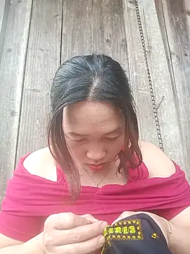 miumiu 00 online show from February 11, 2026, 3:55 am