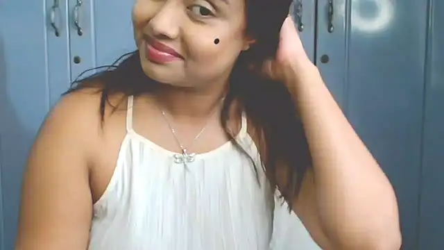 Snapshot of Indian_GlowingMiax chatting on September 10, 2025, 6:13 am Indian GlowingMiax online show from September 10, 2025, 6:13 am