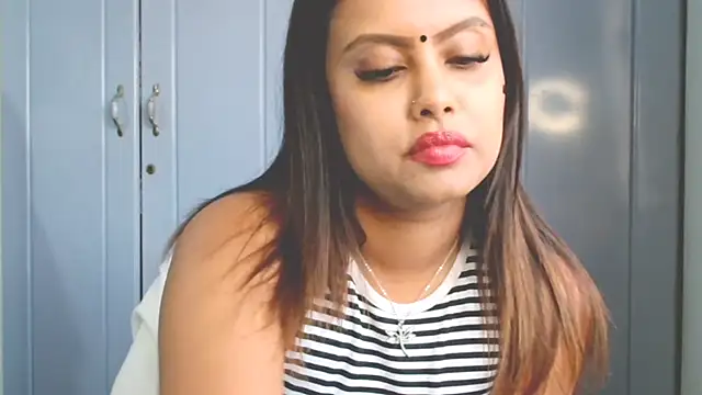 Snapshot of Indian_GlowingMiax chatting on September 28, 2025, 10:42 am Indian GlowingMiax online show from September 28, 2025, 10:42 am