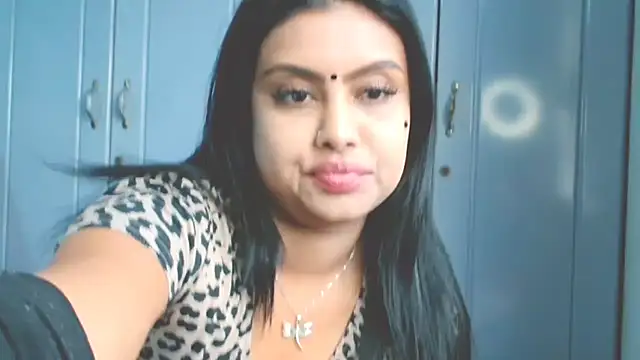Snapshot of Indian_GlowingMiax chatting on October 4, 2025, 7:50 am Indian GlowingMiax online show from October 4, 2025, 7:50 am