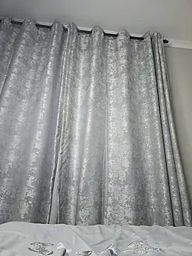 Indian GlowingMiax online show from April 4, 2026, 5:06 am