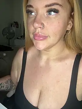 MysteriousMylaX online show from October 7, 2025, 4:04 pm