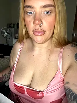 MysteriousMylaX online show from October 22, 2025, 1:22 pm