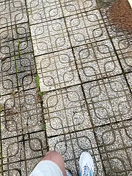 linh21107 online show from November 3, 2025, 12:24 am