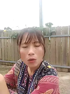 linda bae00 online show from October 3, 2025, 2:08 am