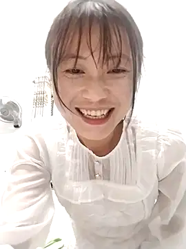 linda bae00 online show from October 14, 2025, 9:43 am