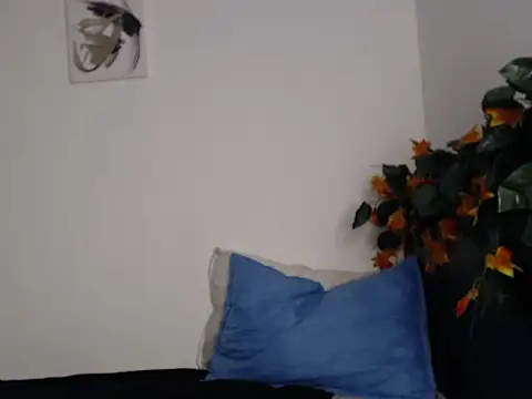   abrill   online show from October 17, 2025, 2:37 am