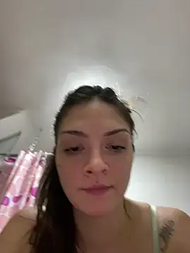 Danielaeliana online show from May 28, 2026, 1:14 am