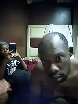 Snapshot of TinnyVsGiant chatting on November 11, 2025, 8:09 pm TinnyVsGiant online show from November 11, 2025, 8:09 pm