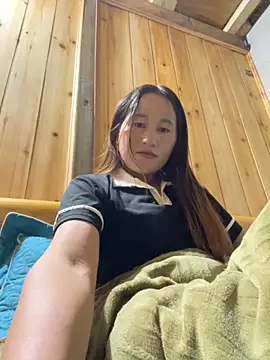 phungtiti online show from November 4, 2025, 2:32 am