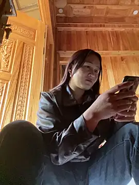 phungtiti online show from March 3, 2026, 1:34 am