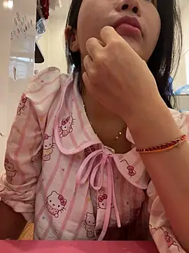 Miumieu online show from December 18, 2025, 5:57 am