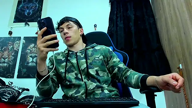 javiersexymann online show from March 3, 2025, 2:04 am