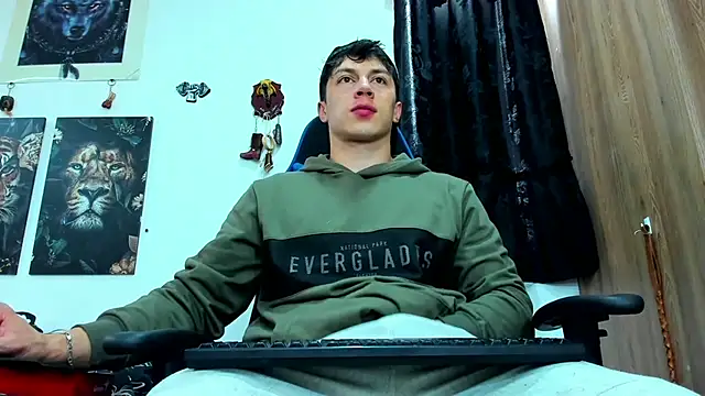 javiersexymann online show from March 6, 2025, 6:26 pm