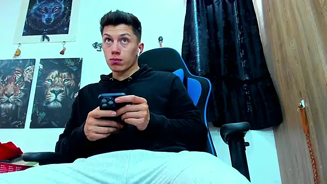 javiersexymann online show from March 12, 2025, 7:38 pm