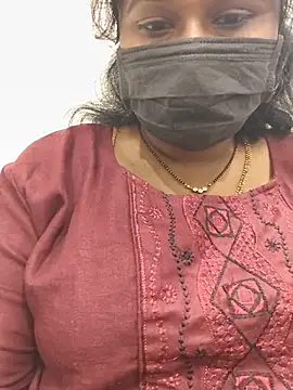 Snapshot of chaitara-reddy chatting on July 7, 2026, 6:47 am chaitara-reddy online show from July 7, 2026, 6:47 am
